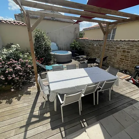 Stone House In - 25 Min From La Rochelle Hébergement de vacances *